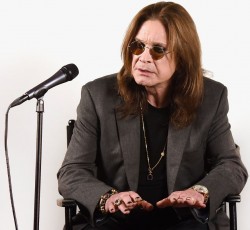 Ο Ozzy Osbourne αποκαλύπτει ότι πάσχει από τη νόσο του Πάρκινσον 