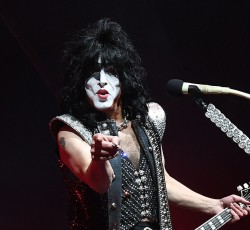 100 χρονών ο πατέρας του Paul Stanley