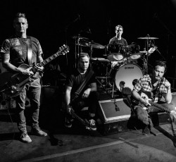 Ακούστε το νέο single των Pearl Jam, "Superblood Wolfmoon" 