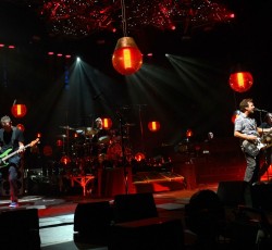 Συγκινητικός φόρος τιμής των Pearl Jam για τα είκοσι χρόνια από την τραγωδία του Roskilde Festival 