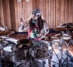 Portnoy, Kael, Coyle, Demmel και Ojeda διασκευάζουν Metallica (video) 