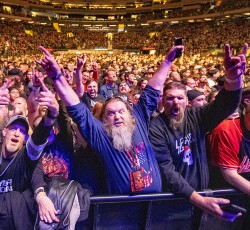 Έρευνα: Η ηλικία που ανακαλύπτουμε την αγαπημένη μας μπάντα 