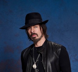 Περιοδεία με τον Richie Kotzen στη θέση του Chris Cornell για τους Soundgarden; 