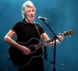O Roger Waters διασκευάζει John Prine 