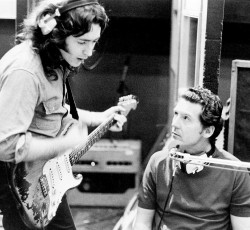 Ακούστε τους Rory Gallagher και Jerry Lee Lewis να διασκευάζουν Rolling Stones