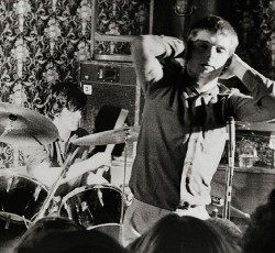 «Αν είχαν συνεχίσει οι Joy Division, θα κινούνταν ηχητικά προς μια κατεύθυνση παραπλήσια των Radiohead» 