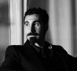 Serj Tankian: «H φιλία μας πιο σημαντική από την μπάντα»