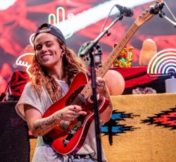 Η Tash Sultana «μοιράζεται» το νέο της single, "Pretty Lady" 