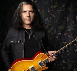 Ο Alex Skolnick (Τestament) διασκευάζει το "Don’t Start Now" της Dua Lipa
