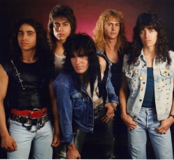 Δέκα συγκροτήματα για το Up The Hammers του 2021