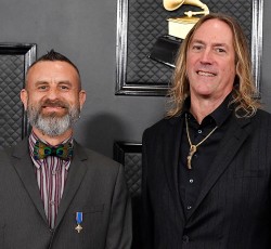 Οι Tool αποδέχονται το βραβείο Grammy και θυμούνται τον Neil Peart