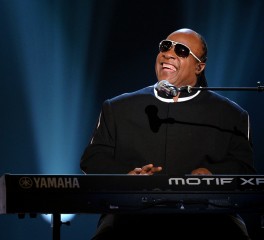 Ο Stevie Wonder επιστρέφει στα μουσικά δρώμενα