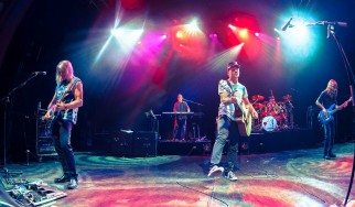 "Third Stage: Live in London": Οι Flying Colors ανακοινώνουν νέο live άλμπουμ