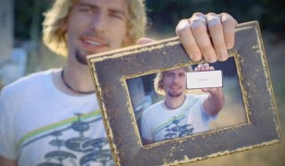 Οι Nickelback παρωδούν το video-clip του "Photograph" 