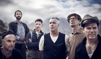 Οι Rammstein επανακυκλοφορούν το ντεμπούτο άλμπουμ τους
