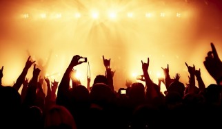 Πείραμα σχετικά με την εξάπλωση του κορονοϊού σε συναυλίες με συμμετοχή θεατών