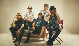 Νέο άλμπουμ με διασκευές και ακυκλοφόρητα κομμάτια από τους Coral