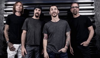 Οι Godsmack συνοδεύουν 400 μαθητές σε μια... αξέχαστη διαδρομή