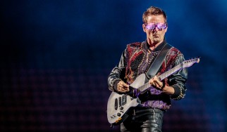 O Matt Bellamy των Muse διασκευάζει Simon & Garfunkel
