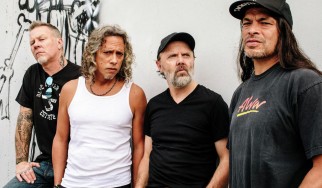 Οι Metallica συγχαίρουν την ποδοσφαιρική ομάδα της Μπάγερν Μονάχου