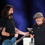 Brian Johnson και Foo Fighters μαζί στην σκηνή