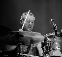Έφυγε από τη ζωή ο ντράμερ των Hum, Bryan St. Pere