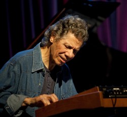 Ο εμβληματικός τζαζίστας Chick Corea έφυγε από τη ζωή  