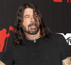 Ο Dave Grohl είναι ανοιχτός στην ιδέα αλλαγής του εξωφύλλου του "Nevermind" 