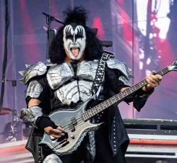 O Gene Simmons των KISS συνεχίζει να πιστεύει πως το rock έχει πεθάνει