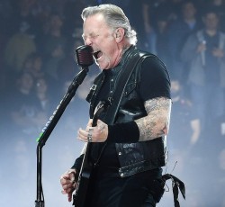 O James Hetfield ανακάλεσε την απόπειρα των Metallica να προσλάβουν άλλο τραγουδιστή