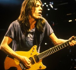Malcolm Young: «Όταν αποχώρησε ο αρχικός μας τραγουδιστής ο κόσμος πανηγύριζε» 