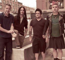 Συνεργασία με τους Avenged Sevenfold στον καινούργιο δίσκο των NOFX 