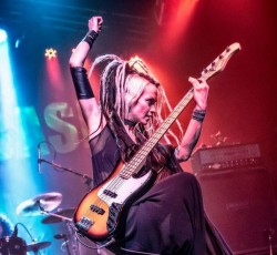 H Tanya O'Callaghan παίρνει τη θέση του Michael Devin στους Whitesnake 