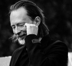 Δείτε τον Thom Yorke να παρουσιάζει ζωντανά καινούρια σύνθεση των The Smile