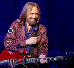 Ακούστε τέσσερα ακυκλοφόρητα κομμάτια των Tom Petty & The Heartbreakers