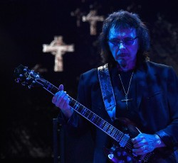 Απολίθωμα παίρνει το όνομά του από τον Tony Iommi 