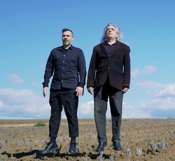 Κερδίστε προσκλήσεις για τη συναυλία των Γιάννη Αγγελάκα και Νίκου Βελιώτη 