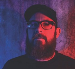 Προσωπικό σχήμα από τον τραγουδιστή των In Flames 