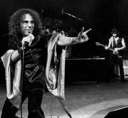 Στο φως ακυκλοφόρητη εκτέλεση του "Heaven And Hell" από το 1979 