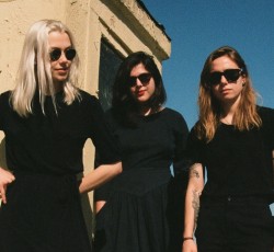 Με Phoebe Bridgers και Lucy Dacus το νέο single της Julien Baker