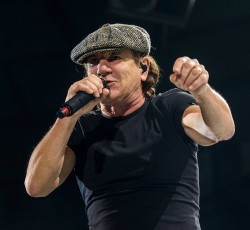 Aυτοβιογραφία θα κυκλοφορήσει ο Brian Johnson 