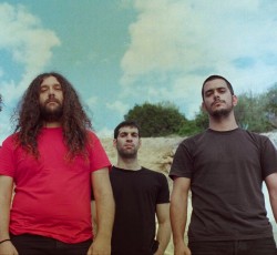 Η «κρυφή γοητεία» του Μπουνιουέλ στο νέο video των BUS 