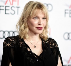 H Courtney Love αποκαλύπτει γιατί εγκατέλειψε την ηθοποιία 