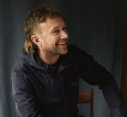 O Damon Albarn ανακοίνωσε τον νέο προσωπικό του δίσκο 