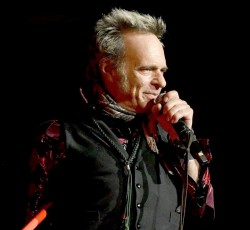 Ακούστε το νέο single του David Lee Roth 