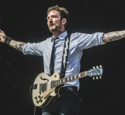 Frank Turner: Jason Isbell και Dom Howard (Muse) συμμετέχουν στο νέο του single