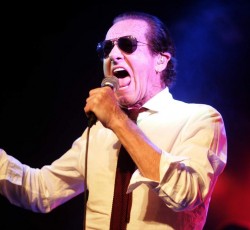 O Graham Bonnet ισχυρίζεται πως ο Yngwie Malmsteen είχε επιχειρήσει να τον στραγγαλίσει 