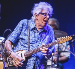 Νέος δίσκος από τον 88χρονο John Mayall 