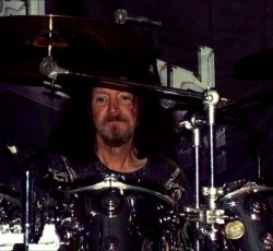 Ο Les Binks εξηγεί την απουσία του από το ντεμπούτο των KK's Priest 