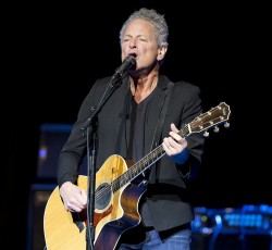 Επηρεασμένο από τους Fleetwood Mac το νέο κομμάτι του Lindsey Buckingham 